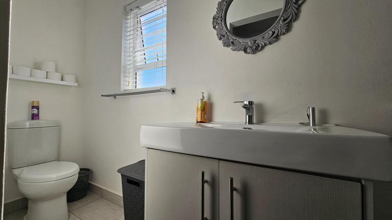 4 Bedroom Property for Sale in Dwarskersbos Western Cape